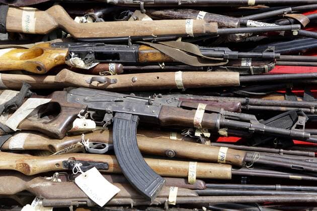 Zerstörung von beschlagnahmten Waffen in Mexiko July 27, 2017 - Mexico - EUM20172707NAC25.JPG.SANTA MARÃA IXCOTEL, Oax. Security Seguridad-Oaxaca.- La Octava Region Militar de la Secretaria de la Defensa Nacional (Sedena), con sede en Oaxaca, destruyo este jueves mil 100 armas de fuego, de las cuales 446 eran armas cortas y 654 armas largas; asimismo, se eliminaron 47 mil 204 cartuchos y 699 accesorios diversos, como cargadores de armas. 27 de julio 2017. Foto: Agencia EL UNIVERSAL RCC. Mexico  - ZUMAu78_ 20170727_zaf_u78_067 Copyright: xMarioxArturoxMartinezx