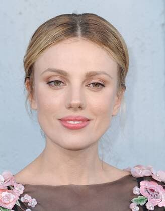 Bilder des Tages July 27, 2017 - Hollywood, California, U.S. - Bar Paly attends The Los Angeles Premiere of The Last Tycoon held at the Harmony Gold Theater in Los Angeles, California on July 27, 2017. 2017. Hollywood U.S. - ZUMAl86_ 20170727_zaf_l86_039 Copyright: xDavexLongendykex