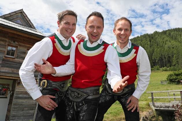 ORF Wenn die Musi spielt . Die Jungen Zillertaler am Rande des Künstlertreffs zum Musik Open Air Wenn die Musi spielt am 28.07.2017 auf dem Festgelände in Bad Kleinkirchheim.