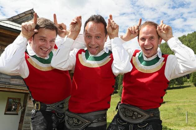 ORF Wenn die Musi spielt . Die Jungen Zillertaler am Rande des Künstlertreffs zum Musik Open Air Wenn die Musi spielt am 28.07.2017 auf dem Festgelände in Bad Kleinkirchheim.