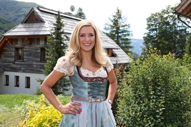 ORF Wenn die Musi spielt . Sängerin Stefanie Hertel am Rande des Künstlertreffs zum Musik Open Air Wenn die Musi spielt am 28.07.2017 auf dem Festgelände in Bad Kleinkirchheim.