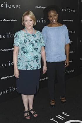 Eve Plumb und Amber Ruffin beim Special Screening des Kinofilms The Dark Tower Der Dunkle Turm im Museum of Modern Art. New York, 31.07.2017 Foto:xT.xKingx xFuturexImage