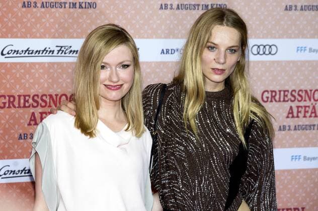 Johanna Christine Gehlen und Lilith Stangenberg bei der Premiere des Kinofilms Griessnockerlaffäre im Mathäser Filmpalast. München, 01.08.2017 Foto:xN.xKolinzx xFuturexImage