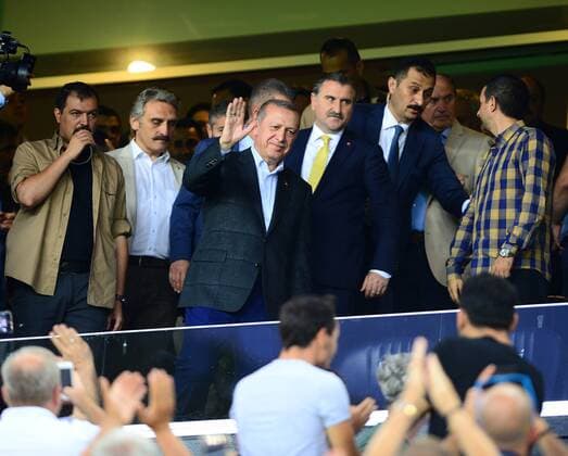 Entertainment Bilder der Woche Themen der Woche Bilder des Tages Republic of Turkey President Recep Tayyip Erdogan during the UEFA Europa League second leg match between Fenerbahce and Sturm Graz at Ulker Stadium in Istanbul , Turkey on 03 August 2017. 