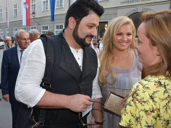 Auffahrt zur Premiere Lady MacBeth von Mzenzk vor dem Großen Festspielhaus in Salzburg. Dieses Bild zeigt die Opernsänger Yusif Eyvazov und Anna Netrebko 2017 - Auffahrt zur Premiere Lady MacBeth von Mzenzk vor dem Großen Festspielhaus in Salzburg