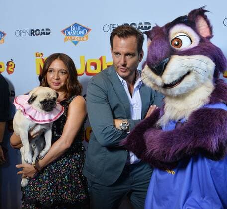Cast members Maya Rudolph (L) and Will Arnett, the voices of Heather and Surly respectively in the animated motion picture comedy The Nut Job 2: Nutty by Nature attend the premiere of the film at Regal Cinemas LA Live in Los Angeles on August 5, 2017. Storyline: Following the events of the first film, Surly and his friends must stop Oakton City s mayor from destroying their home to make way for a dysfunctional amusement park.  LAP2017080525 JIMxRUYMEN