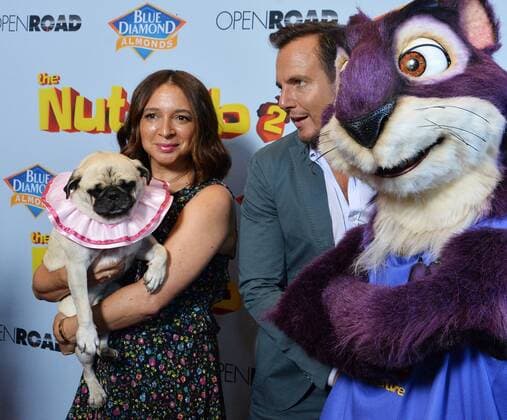 Cast members Maya Rudolph (L) and Will Arnett, the voices of Heather and Surly respectively in the animated motion picture comedy The Nut Job 2: Nutty by Nature attend the premiere of the film at Regal Cinemas LA Live in Los Angeles on August 5, 2017. Storyline: Following the events of the first film, Surly and his friends must stop Oakton City s mayor from destroying their home to make way for a dysfunctional amusement park.  LAP2017080526 JIMxRUYMEN