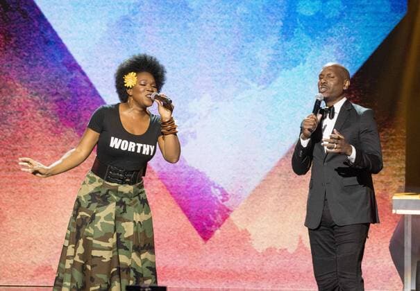 August 6, 2017 - New Jersey, U.S - INDIA ARIE, and TYRESE, performing at the 2017 Black Girls Rock awards show. Black Girls Rock 2017 was held at the New Jersey Performing Arts Center in Newark New Jersey. U.S. - ZUMArf1_ 20170806_zaf_rf1_199 Copyright: xRickyxFitchettx