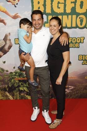 Buelent Sharif mit Frau Emy und Sohn Timucin Khan - Deutschlandpremiere von BIGFOOT JUNIOR in Berlin am 06.08.2017. Deutschlandpremiere BIGFOOT JUNIOR