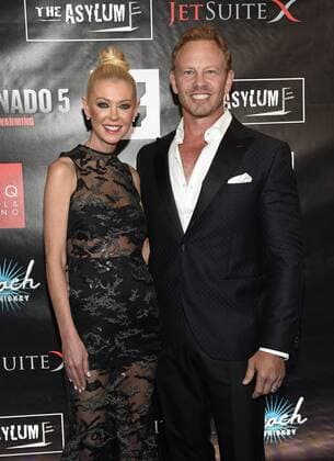 Actors Tara Reid (L) and Ian Ziering arrive at the premiere of Sharknado 5: Global Swarming at The LINQ Hotel & Casino in Las Vegas, Nevada on August 6, 2017.  LAV20170806710 DAVIDxBECKER