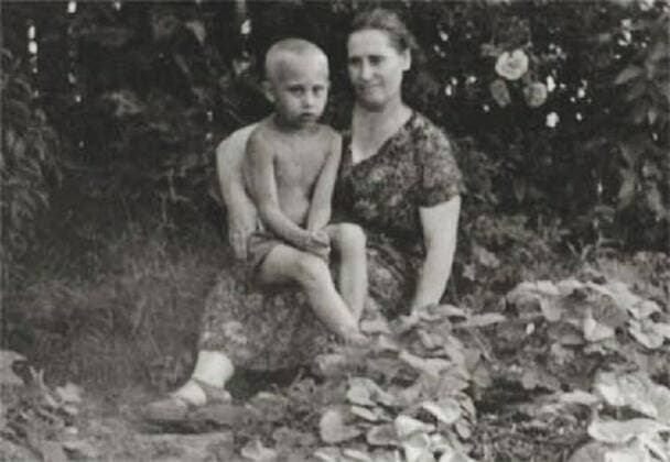 Before rising to power as one of the most infamous leaders in the world, Putin was a playful, hipster-dressing man in love. July 1958 - Russia - VLADIMIR VLADIMIROVICH PUTIN, 5, (born October 7, 1952 in Leningrad, Russian SFSR, Soviet Union (now Saint Petersburg with his mother MARIA IVANOVNA, 41, summer of 1958. The youngest of three children of Vladimir Spiridonovich Putin (1911–1999) and Maria Ivanovna Putina (née Shelomova; 1911–1998). Putin s mother was a factory worker and his father was a conscript in the Soviet Navy, serving in the submarine fleet in the early 1930s. At age 12, he began to practice sambo and judo. Speaks German fluently. Studied Law at the Saint Petersburg State University in 1970 and graduated in 1975. In 1975, joined the KGB. St. Petersburg Russia - ZUMAz03_ 79667863st Copyright: xRussianxArchivesx