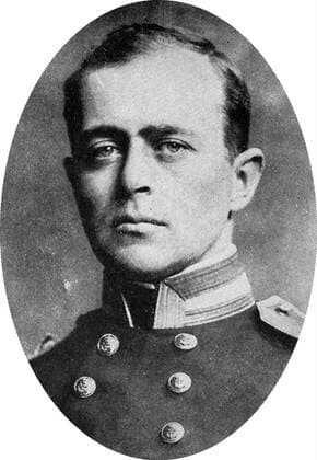 Photograph of Captain Robert Falcon Scott (1868-1912) a British Royal Navy officer and explorer of the Antarctic regions. Dated 20th Century WorldxHistoryxArchive 917_05_WHA_095_0217