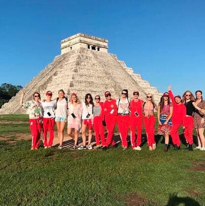 Themen der Woche Bilder des Tages Cara Delevingne s birthday party in the jungle: Model takes group of friends to £5,750 a night retreat in Mexico to celebrate her 25th birthday Jaime Winstone;Josephine de la Baume;Cara Delevingne;Christabel Reed;Sophia Kerrison;Scarlet Alexander;Jazzy De Lisser;Octavia Calthorpe;Tallulah Bernard;Niamh Watmore Mexico  539141