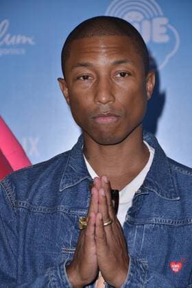 Bilder des Tages August 10, 2017 - Los Angeles, CA, U.S. - 10 August 2017 - Los Angeles, California - Pharrell Williams. Premiere of Netflix s True and The Rainbow held at Pacific Theaters at The Grove in Los Angeles. Photo Credit: AdMedia Los Angeles U.S. - ZUMAa123 20170810_zaa_a123_009 Copyright: xBirdiexThompsonx