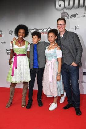 Florian Simbeck mit Ehefrau Stephanie und seinen Kindern Weltpremiere - bullyparade Der Film Mathäser Filmpalast Kino, Fernsehen München 13. August 2017