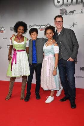 Florian Simbeck mit Ehefrau Stephanie und seinen Kindern Weltpremiere - bullyparade Der Film Mathäser Filmpalast Kino, Fernsehen München 13. August 2017