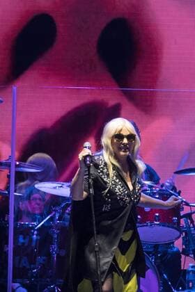 August 14, 2017 - EUM20170814ESP20.JPG.CIUDAD DE MEXICO.- Music Musica-Garbage y Blondie.- 14 de agosto de 2017.- El grupo Blondie, comandado por Deborah Harry, en su presentacion la noche de este lunes en el Palacio de los Deportes de la Ciudad de Mexico, en el marco de la gira Rage And Rapture Tour. Foto: Agencia EL UNIVERSAL German Espinosa RCC.  - ZUMAu78_ 20170814_zaf_u78_096 Copyright: xGermanxEluniversalx