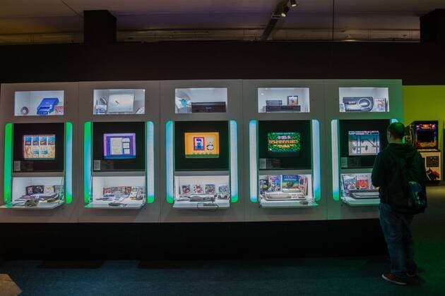 SÃO PAULO, SP - 15.08.2017: EXPOSIÇÃO A ERA DOS GAMES - It happens between the days of August 16 to November 12 the exhibition "The Games Age? At the Biennial Pavilion located in Ibirapuera Park in the city of São Paulo (SP) with mthan 150 ico iconic games with which the public can interact exploring the beginnings of games to the latest technologies. x1372553x  JalesxValquer