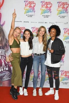Maike, Flora Li Thieman, Emily Kusche und Alice bei der Premiere Tiger Milch im KIno der Kulturbrauerei in Berlin am 15.08.2017