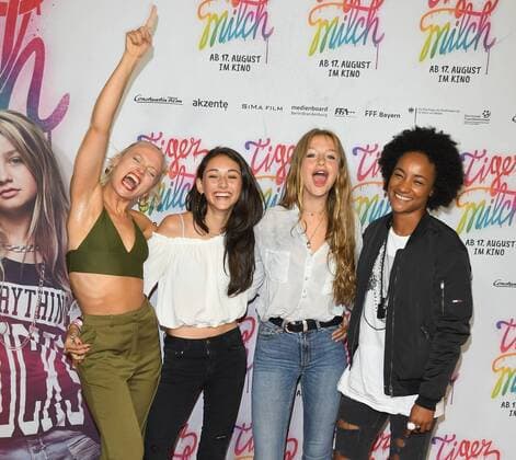 Maike, Flora Li Thieman, Emily Kusche und Alice bei der Premiere Tiger Milch im KIno der Kulturbrauerei in Berlin am 15.08.2017