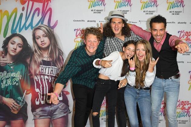 Flora Li Tiemann, Emily Kusche, David Ali Rashed und weitere Darsteller bei der Premiere Tiger Milch im KIno der Kulturbrauerei in Berlin am 15.08.2017