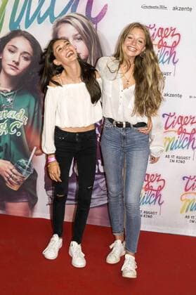 Emily Kusche und Flora Li Thiemann bei der Premiere des Kinofilms Tigermilch im Kino in der Kulturbrauerei. Berlin, 15.08.2017 Foto:xK.xWernerx xFuturexImage