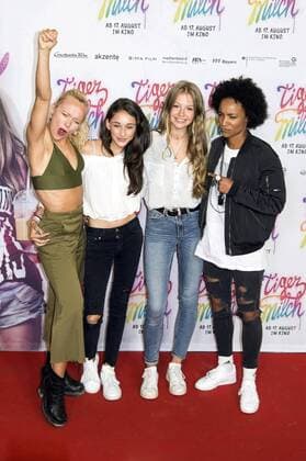 Maike Mohr, Emily Kusche, Flora Li Thiemann und Alice Martin bei der Premiere des Kinofilms Tigermilch im Kino in der Kulturbrauerei. Berlin, 15.08.2017 Foto:xK.xWernerx xFuturexImage