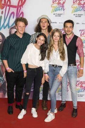 Emily Kusche und Flora Li Thiemann mit der Band Kicker Dibs bei der Premiere des Kinofilms Tigermilch im Kino in der Kulturbrauerei. Berlin, 15.08.2017 Foto:xK.xWernerx xFuturexImage