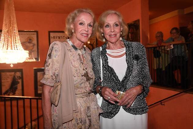 Alice und Ellen Kessler Premiere Aufguss Komödie im Bayerischen Hof Theater München 15. August 2017