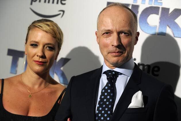 John Pirkis mit Begleitung bei der Season 1 Premiere des Amazon Prime Video The Tick im Villange East Cinema. New York, 16.08.2017 Foto:xD.xVanxTinex xFuturexImage