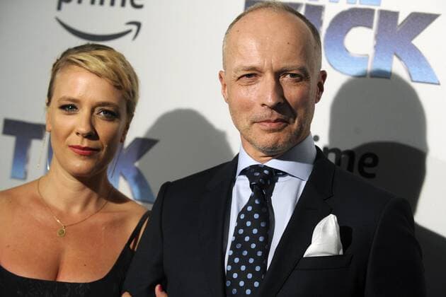 John Pirkis mit Begleitung bei der Season 1 Premiere des Amazon Prime Video The Tick im Villange East Cinema. New York, 16.08.2017 Foto:xD.xVanxTinex xFuturexImage