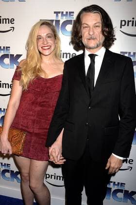 Ben Edlund mit Begleitung bei der Season 1 Premiere des Amazon Prime Video The Tick im Villange East Cinema. New York, 16.08.2017 Foto:xD.xVanxTinex xFuturexImage