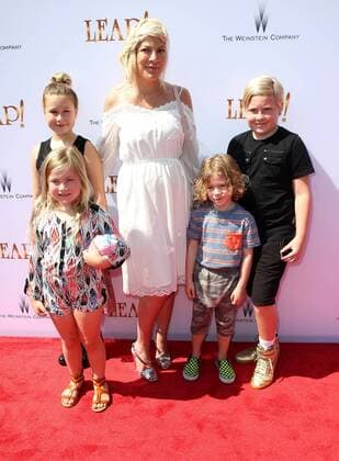 August 19, 2017 - Los Angeles, California, U.S. - 19 August 2017 - Los Angeles, California - Tori Spelling, Stella Doreen McDermott, Liam Aaron McDermott, Hattie Margaret McDermott, Beau Dean McDermott. Leap! Los Angeles Premiere held at Pacific Theatres at The Grove. Photo Credit: AdMedia Los Angeles U.S. - ZUMAa123 20170819_zaa_a123_110 Copyright: xF.xSadoux