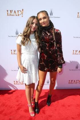 Mackenzie Ziegler und ihre Schwester Maddie Ziegler bei der Leap! Film Premiere am 19.08.2017 in Los Angeles Leap! Filmpremiere in Los Angeles, 2017 