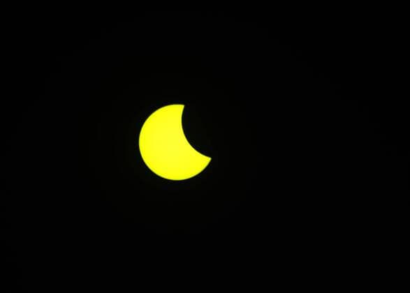 Sonnenfinsternis über Mexiko August 21, 2017 - EUM20170821TEC01.JPG.CIUDAD DE MEXICO Eclipse-Solar-CDMX.- Aspectos del Eclipse Solar parcial que se registra en la Ciudad de Mexico, el lunes 21 de agosto de 2017. Foto: Agencia EL UNIVERSALLuis CortesEVZ  - ZUMAu78_ 20170821_zaf_u78_018 Copyright: xElxUniversalx