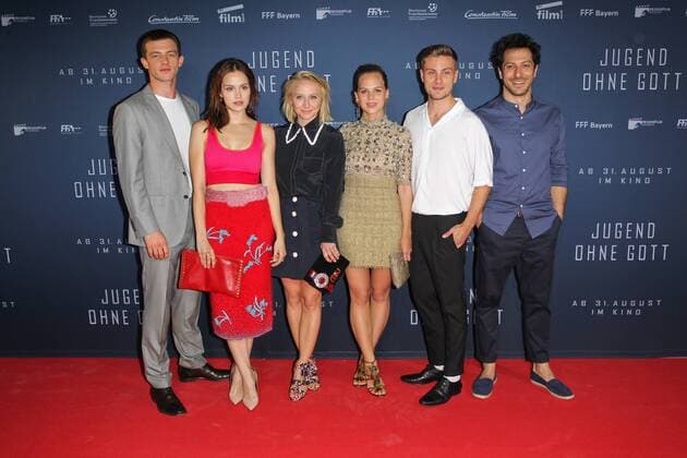 Jannis Niewoehner, Emilia Schuele, Anna Maria Muehe, Alicia von Rittberg, Jannik Schuemann, Fahri Yardim, Filmpremiere von Jugend ohne Gott im Mathaeser Filmpalast in Muenchen am 21.08.2017