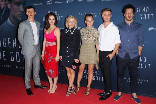 Jannis Niewoehner, Emilia Schuele, Anna Maria Muehe, Alicia von Rittberg, Jannik Schuemann, Fahri Yardim, Filmpremiere von Jugend ohne Gott im Mathaeser Filmpalast in Muenchen am 21.08.2017