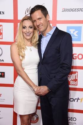 Andrea Kaiser mit Ehemann Sebastien Ogier beim SPORT BILD Award 2017 in der Fischauktionshalle in Hamburg am 21.08.2017