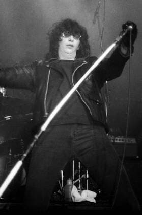 Joey Ramone von den Ramones live im Lyceum. London, 27.02.1985 Foto:xR.xKeuntjex xFuturexImage