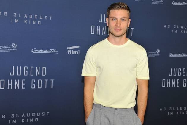 Jannik Schuemann Ankunft zur Premiere Jugend ohne Gott im Kino Zoo Palast in Berlin, am 22.08.2017