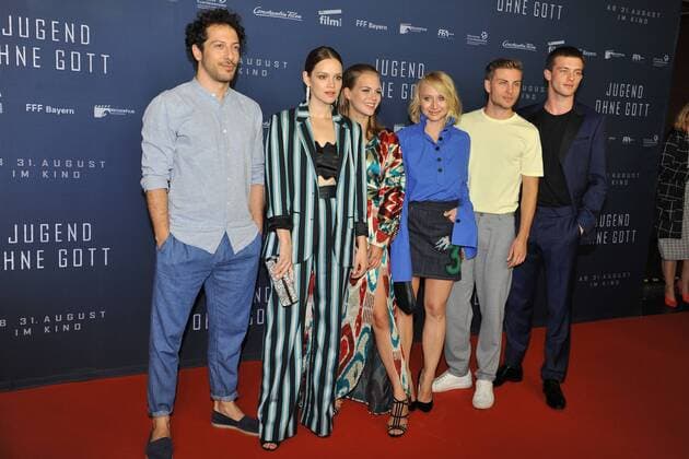 Fahri Yardim, Alicia von Rittberg, Emilia Schuele, Anna Maria Muehe, Jannik Schuemann, Jannis Niewoehner Ankunft zur Premiere Jugend ohne Gott im Kino Zoo Palast in Berlin, am 22.08.2017