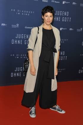 Jasmin Gerat Ankunft zur Premiere Jugend ohne Gott im Kino Zoo Palast in Berlin, am 22.08.2017