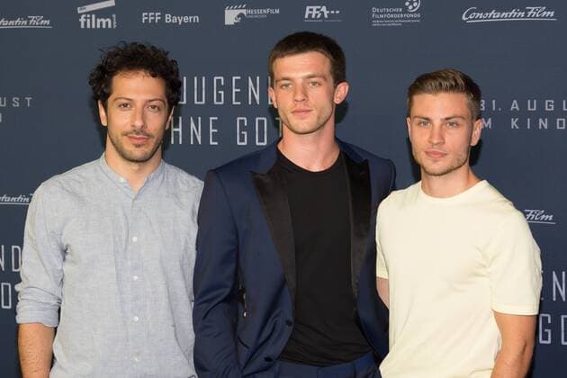 Fahri Yardim, Jannis Niewoehner und Jannik Schuemann - Premiere von JUGEND OHNE GOTT im Zoo Palast in Berlin am 22.08.2017. Premiere JUGEND OHNE GOTT