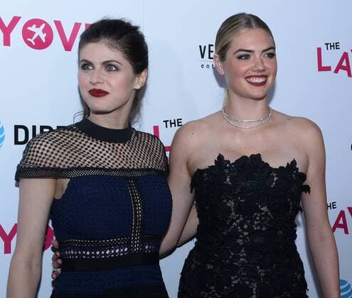 Cast members Alexandra Daddario (L) and Kate Upton attend the premiere of the motion picture comedy The Layover at the ArcLight Cinema Dome in the Hollywood section of Los Angeles on August 23, 2017. Storyline: Two friends go on a road trip together.  LAP2017082312 JIMxRUYMEN