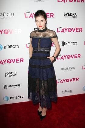 220086 AdMedia Starface 2017-08-30 CA Hollywood Etats-Unis 23 August 2017 - Hollywood, California - Alexandra Daddario. Premiere Of DIRECTV And Vertical Entertainment s The Layover held at ArcLight Hollywood. Photo Credit: Faye Sadou AdMedia  Copyright: xAdMediax STAR_220086_014