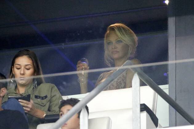 The French player Adil Rami came out on injury in the 25th minute of the match between OM and Domzale. Right after the match, the OM defender was joined by American actress Pamela Anderson. The companion of the French player attended, Thursday evening, for the first time, a match at the Vélodrome, Marseille, France. Pamela Anderson Marseille France  541727