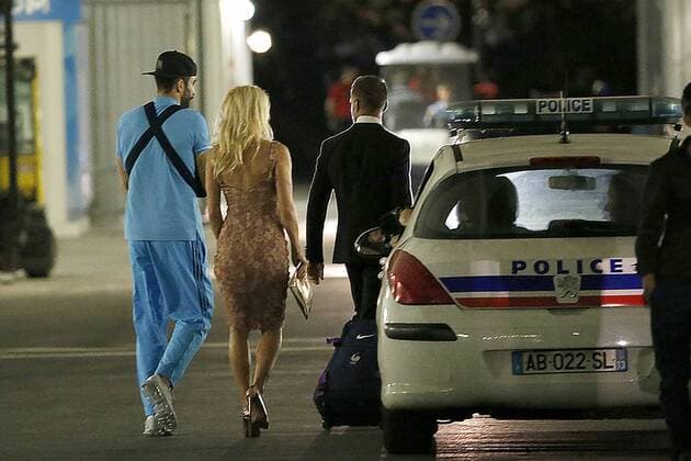 The French player Adil Rami came out on injury in the 25th minute of the match between OM and Domzale. Right after the match, the OM defender was joined by American actress Pamela Anderson. The companion of the French player attended, Thursday evening, for the first time, a match at the Vélodrome, Marseille, France. Pamela Anderson;Adil Rami Marseille France  541727