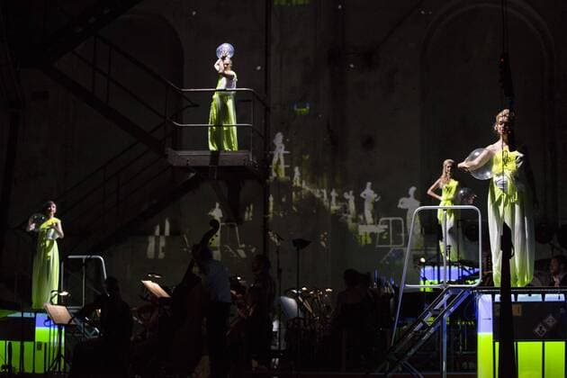SPERRFRIST EMBARGO, Kein Licht, Ruhrtriennale, Duisburg, Germany SPERRFRIST EMBARGO bis to 8:00pm, 25 August 2017 Duisburg, Germany. 22 August 2017. L-R: Christina Daletska, Lionel Peintre, Sarah Sun, Olivia Vermeulen. Dress rehearsal of the Ruhrtriennale world premiere Kein Licht, a Thinkspiel by Philippe Manoury and Nicolas Stemann. Adapted from the stage play Kein Licht. by Elfriede Jelinek. Performances run at the Gebläsehalle at Landschaftspark Nord in Duisburg from 25 August to 3 September 2017. Actors: Caroline Peter and Niels Bormann, Opera singers: Christina Daletska, Lionel Peintre, Sarah Sun and Olivia Vermeulen. Only for editorial use in connection with Ruhrtriennale reporting