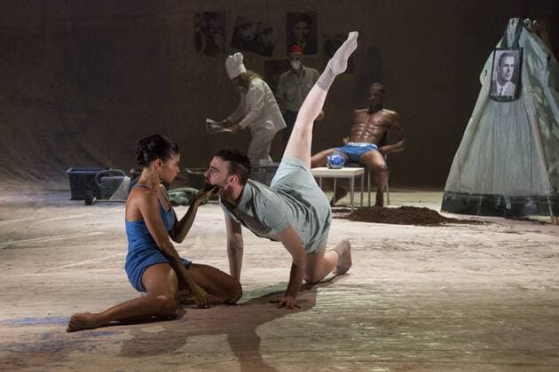 EMBARGO SPERRFRIST Three Stages by Richard Siegal, Ruhrtriennale, PACT Zollverein, Essen, Germany SPERRFRIST EMBARGO bis to 7:00pm, 25 August 2017 Essen, Germany, 23 August 2017. Performers Kevin Quinaou, Corey Scott-Gilbert, Diego Tortelli, Vania Vaz, Frederic Stochl in the piece In Medias Res . American choreographer Richard Siegal presents Three Stages: Model , In Medias Res and as a world premiere El Dorado at PACT Zollverein for the Ruhrtriennale cultural festival 2017. For editorial use only in connection with Ruhrtriennale reporting