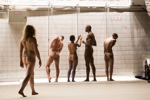 EMBARGO SPERRFRIST Three Stages by Richard Siegal, Ruhrtriennale, PACT Zollverein, Essen, Germany SPERRFRIST EMBARGO bis to 7:00pm, 25 August 2017 Essen, Germany, 23 August 2017. Performers Kevin Quinaou, Corey Scott-Gilbert, Diego Tortelli, Vania Vaz, Zoe Martlew in the piece In Medias Res . American choreographer Richard Siegal presents Three Stages: Model , In Medias Res and as a world premiere El Dorado at PACT Zollverein for the Ruhrtriennale cultural festival 2017. For editorial use only in connection with Ruhrtriennale reporting